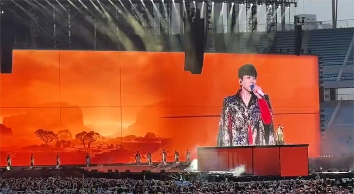 jason-zhangs-hohhot-concert-onumens-lifting-folding-led-screens-deliver-a-stunning-new-visual-experience.png